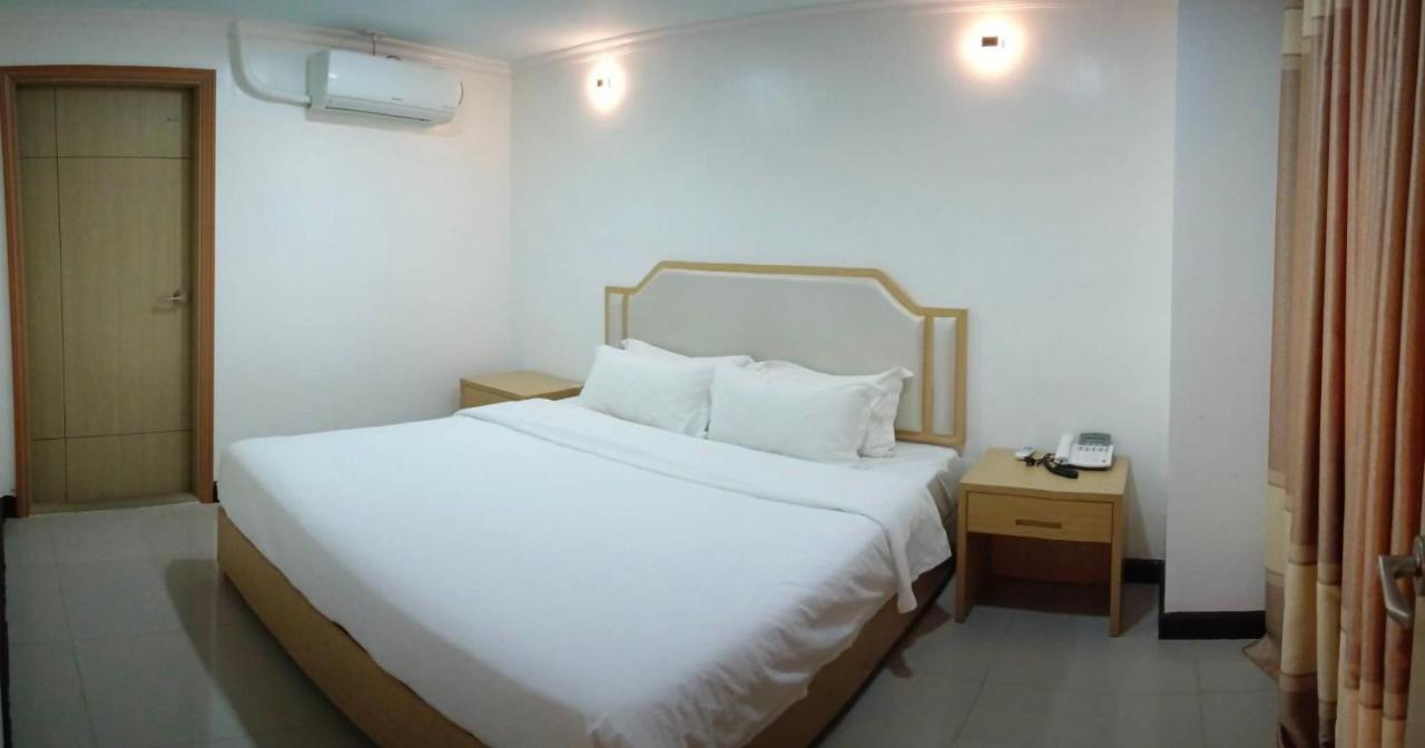 Punta Clark Hotel Clark Field Buitenkant foto