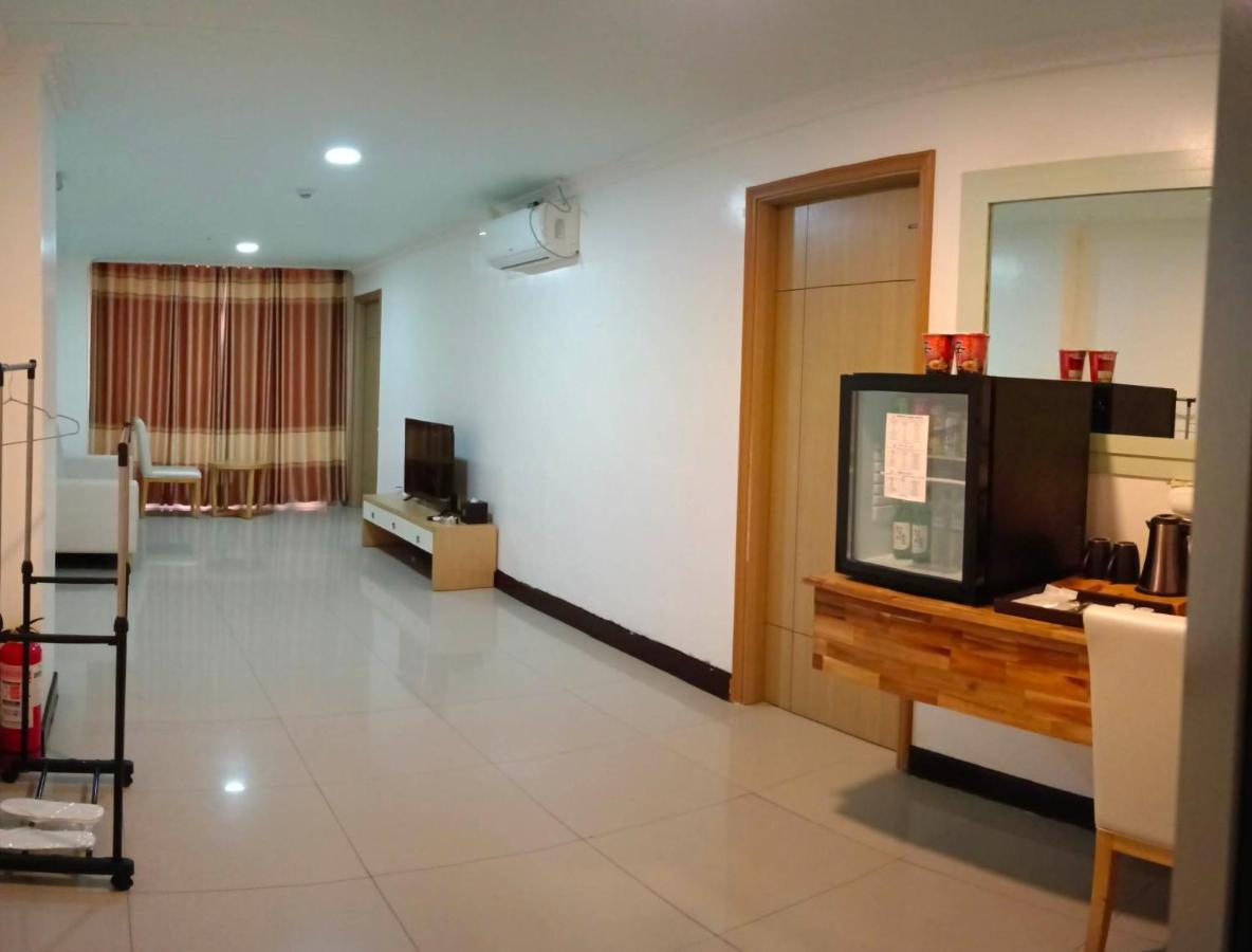 Punta Clark Hotel Clark Field Buitenkant foto
